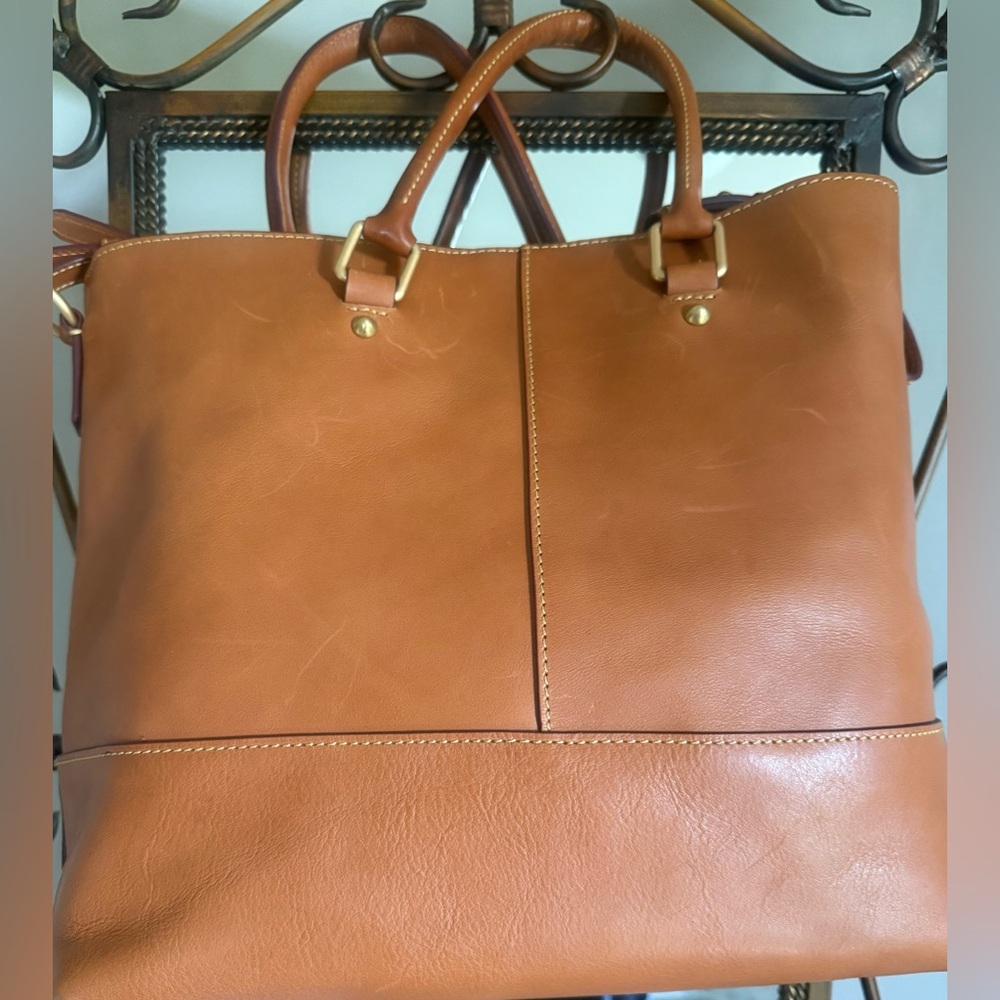 Dooney & Bourke Women's Florentine Leather